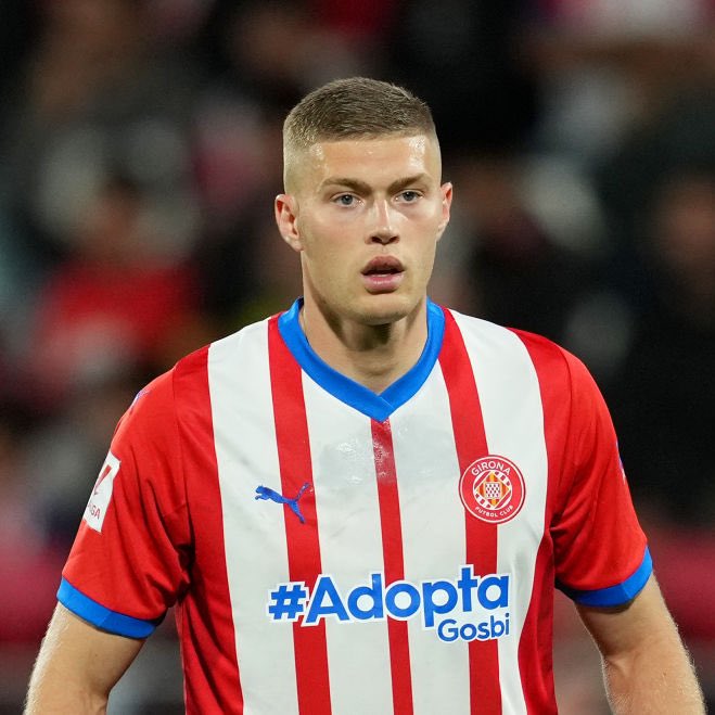 angelomangiante's tweet image. Tutto confermato!! ✅ 
Dovbyk è il nuovo centravanti della Roma 🔥
Accordo tra i due club sui 33/34 milioni più bonus e 10% sulla futura rivendita: giovedì 1 agosto sarà la giornata delle firme. Capocannoniere della Liga con 24 gol, giocherà in attacco con Dybala-Soulè
#Dovbyk ✍️