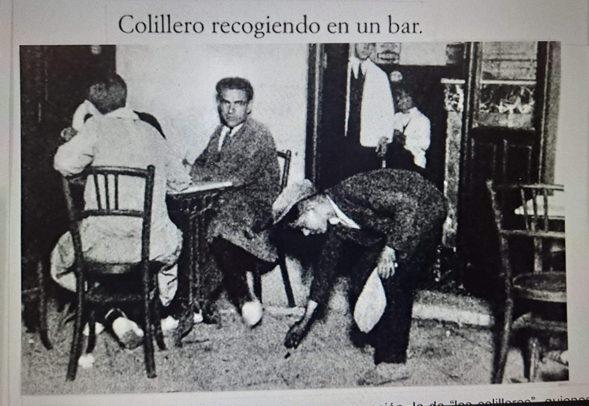 La figura del colillero..se agachaba buscando colillas luego juntaba todas y vendía el tabaco... para poder medio comer...con Franco se vivía mejor aonde va a parar