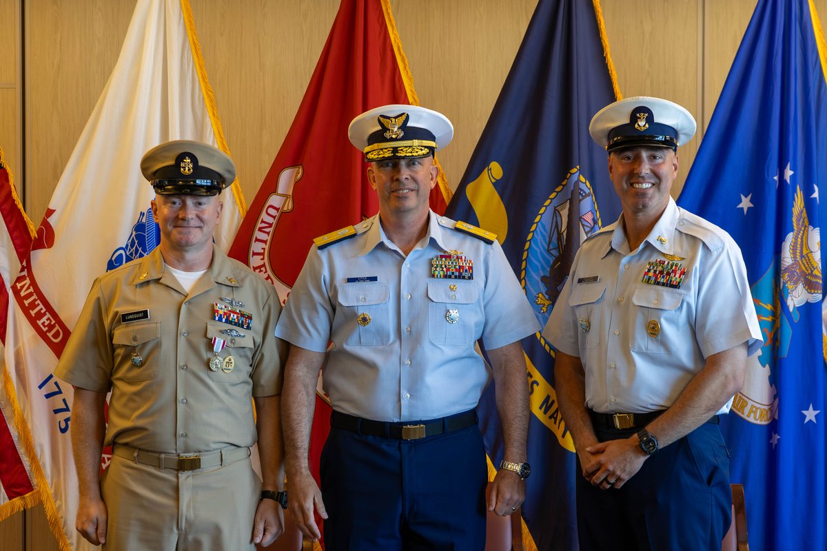 JIATFWest's tweet photo. #JIATFWest held a #ChangeofWatch ceremony to welcome CMC Travis Cutler, #USCG, as JIATF West's first Command Master Chief. He relieved SCPO John Lundquist, #USNavy, who assumed his role as the CSEL in Feb. 2020. 

We are excited for this new chapter under CMC Cutler's leadership! https://t.co/09hikF3cb2