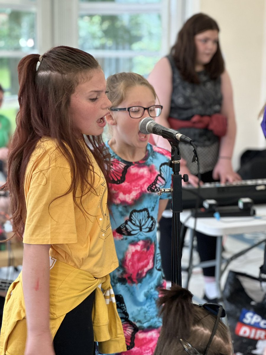 WOW it’s been a HOT couple of days of #HAF 😎 So much fun with <a href="/dbproductions20/">D&B Productions</a> 🎭 <a href="/Inclusicuk/">Inclusic</a> Rock School 🎸Crafts 🎨 Sports🏅and the Yummiest of Food thanks to our <a href="/wv10consortium/">WV10 Consortium</a> chef <a href="/chefrobinson_/">Chef Robinson</a>! 🌮🍍

🚨 You can still book here:
eequ.org/experience/9837