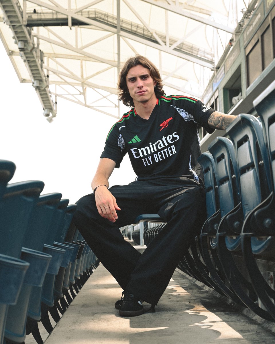 ཊལབསརངཧ tweet media