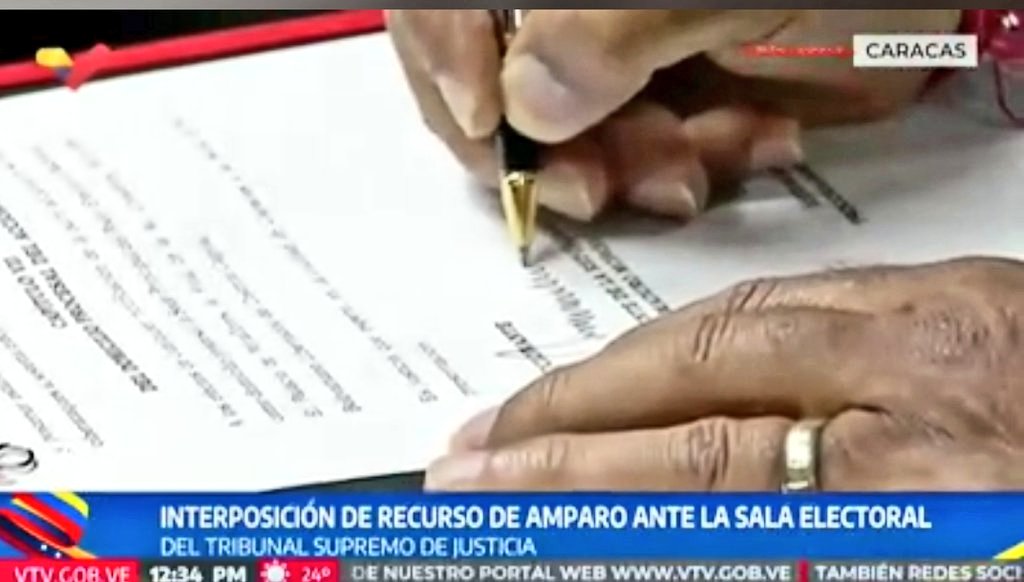 📸 Hoy #31Julio El Presidente de la República <a href="/NicolasMaduro/">Nicolás Maduro</a>, presenta un recurso de amparo ante la Sala Electoral del Tribunal Supremo de Justicia <a href="/TSJ_Venezuela/">TSJ Venezuela</a> para dirimir el conflicto existente y los ataques a las elecciones efectuadas el #28Jul

#VenezuelaEsPaz
