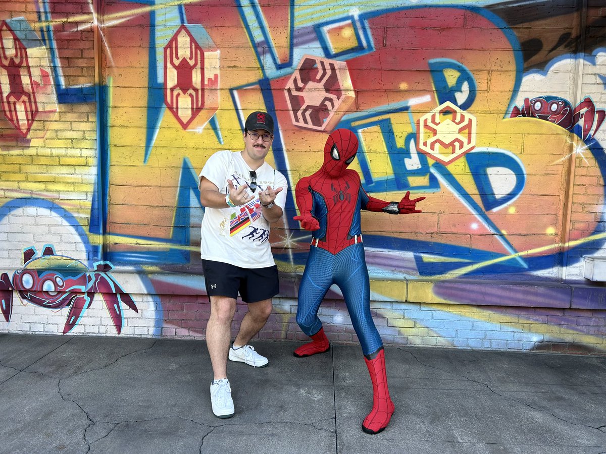 everettchampion's tweet photo. i ain’t post in a minute so here’s a pic of me and spider-man https://t.co/LTFOLuUbvO
