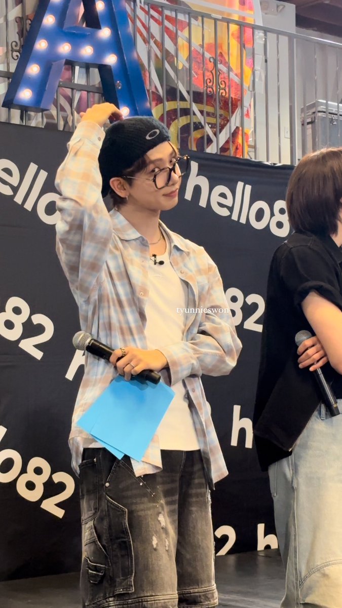 jkl_mjh's tweet photo. MYUNG JAEHYUN HOW could you do this to me #JAEHYUN #MYUNGJAE #MYUNGJAEHYUN
#BOYNEXTDOOR #BND #bonedo #onedoor #hello82 #hello82LA #bnd #play82
#PLAY82_BOYNEXTDOOR #๋ณด์ด๋ฅ์คํธ๋์ด #๋ช
์ฌํ https://t.co/MR0xDbaJgc