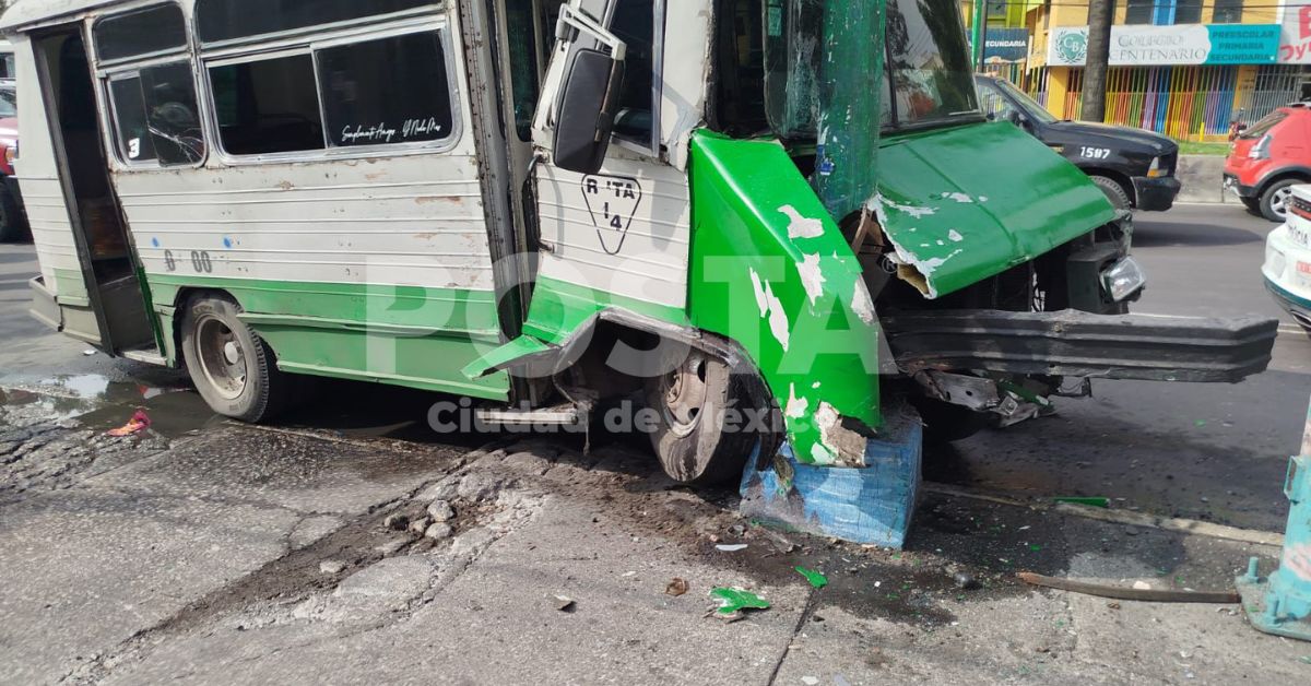 POSTACDMX's tweet image. 🚨🚌 Ocho personas resultan heridas en choque de #microbús en #Ermita #Iztapalapa. El conductor dice que una falla mecánica fue la causa.

📸: @ramonramirezpe