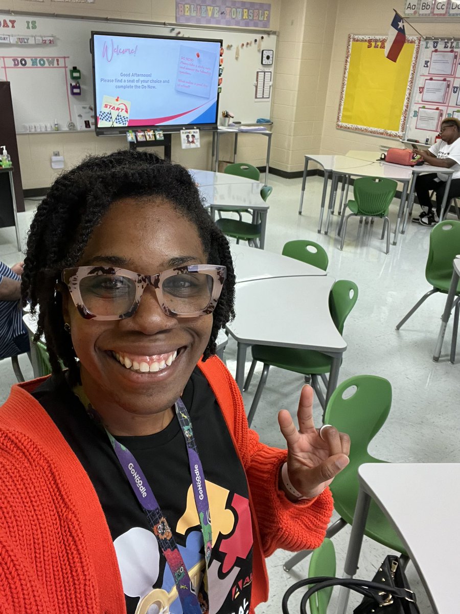 Ready to share the wonders of START with some amazing parapro’s! Started with threshold and loved seeing the smiles on their faces!! #AldineSTART <a href="/AldineSecTandL/">SecT&L Dept</a> <a href="/aldinesped/">Aldine ISD SPED</a>  @MarcieStrahan <a href="/DiakaMelendez/">Diaka R. Melendez</a>