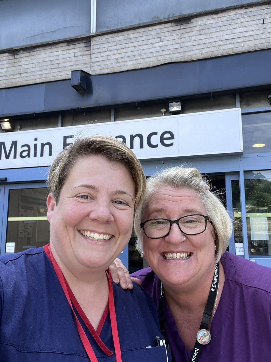Katy Griffiths (@katygriffo) on Twitter photo A quick sandwich on the go with <a href="/aligriffo3107/">Ali Griffiths</a> for our Wedding Anniversary lunch date! #NHSlife #9yearsmarried #workinglunch ❤️ A quick sandwich on the go with <a href="/aligriffo3107/">Ali Griffiths</a> for our Wedding Anniversary lunch date! #NHSlife #9yearsmarried #workinglunch ❤️