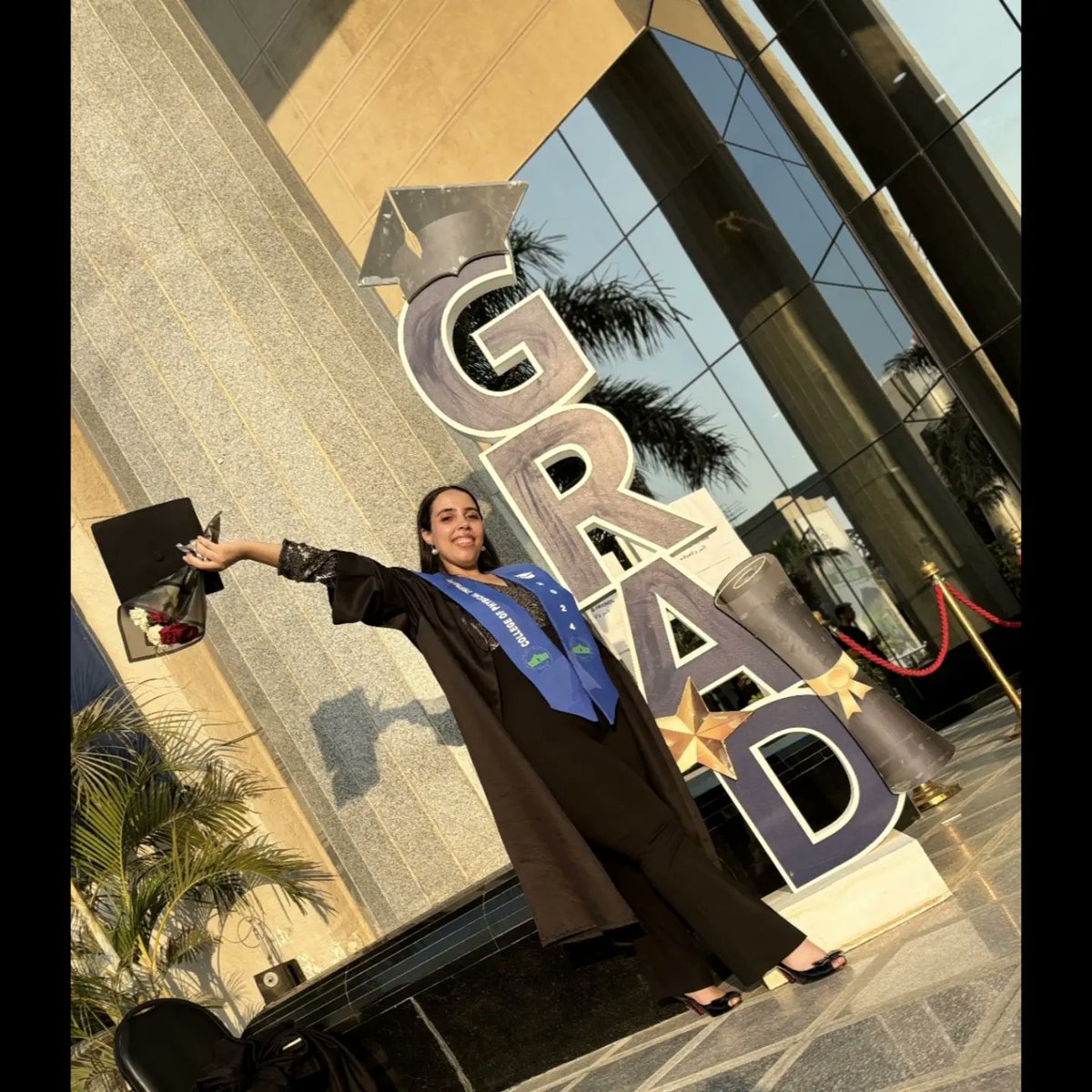 Shereen34785525's tweet photo. Finally...✨️✨️🎓 https://t.co/cAplxS1g95