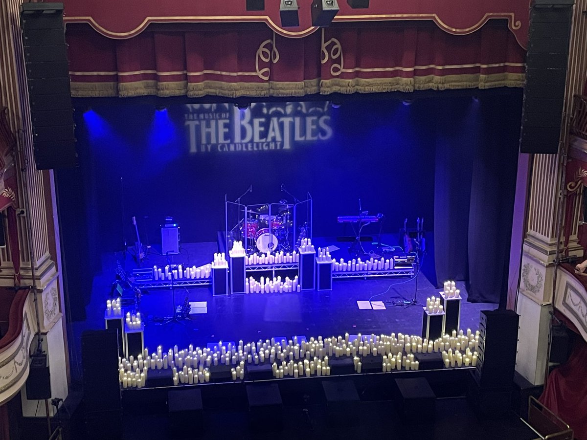 Chrisphill71's tweet photo. New theatre and the Beatles….nice @thebeatles @New_Theatre https://t.co/LLHDIpOSEk