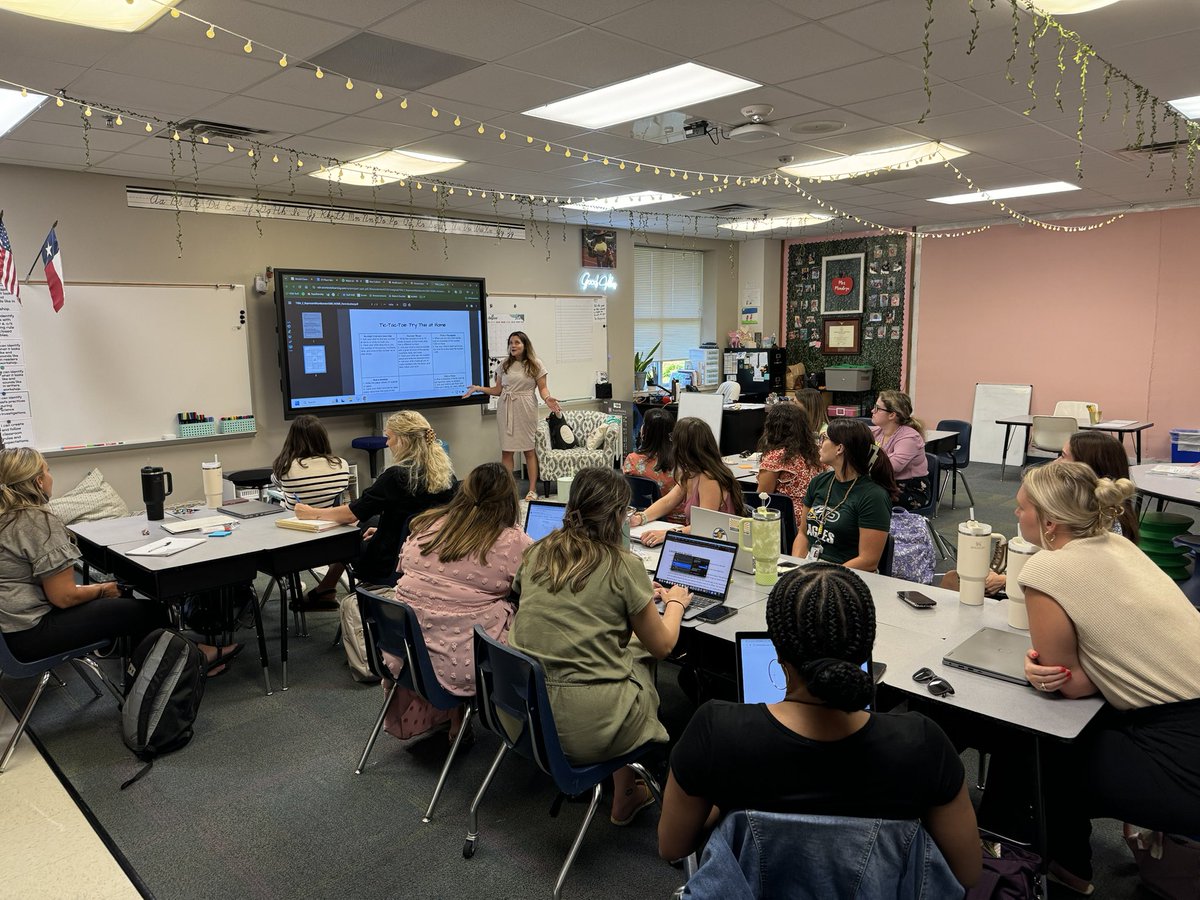 Ms. Mendoza is sharing some wonderful math resources to our #NewEmployee 2nd grade teachers! <a href="/kaburch1981/">Kimberly Burch</a> <a href="/PISDElemCoaches/">PISD Elem. Coaches</a>