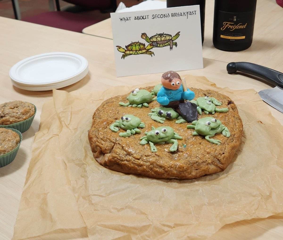 Congratulations to <a href="/ElizabethOishi/">Elizabeth M Oishi</a> for successfully defending her Masters yesterday! Beth has been an incredible member of the Côté lab (<a href="/redlipblenny/">Isabelle M Côté</a>) over the past few years and we cannot wait to see what she accomplishes in the future. <a href="/SFUBioSci/">SFU Biological Sciences</a>