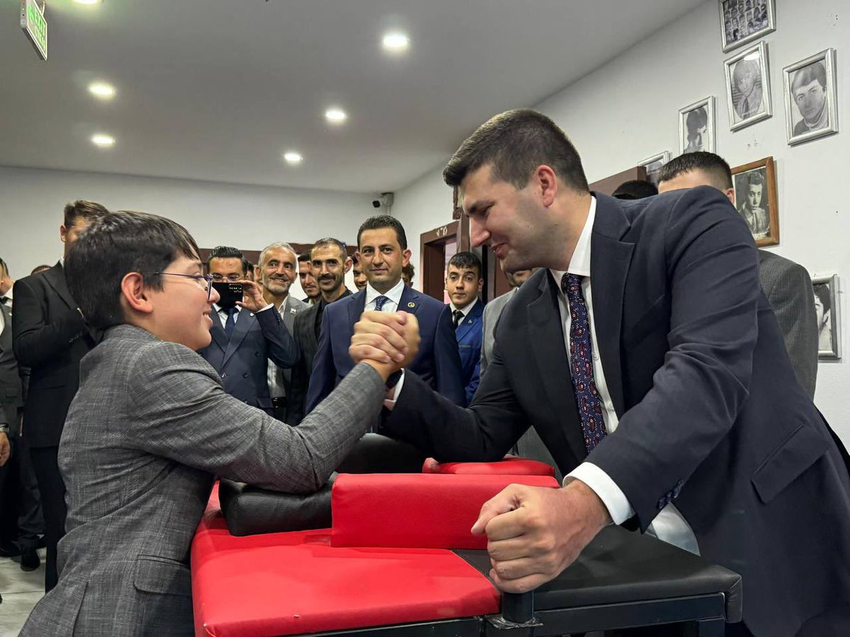 Ülkü Ocakları Kayseri İl Başkanlığımızın yeni hizmet binasını ziyaret ederek ülküdaşlarımızla bir araya geldik.

Arkadaşlarımıza çalışmalarında başarılar diliyorum.🇹🇷