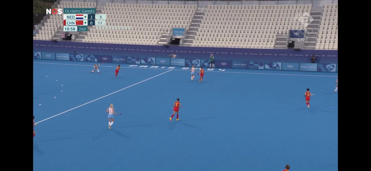 barryschep's tweet image. Best bijzonder, 0 mensen op de tribune bij Nederland - China op de Olympische spelen. Hoe kan dat?