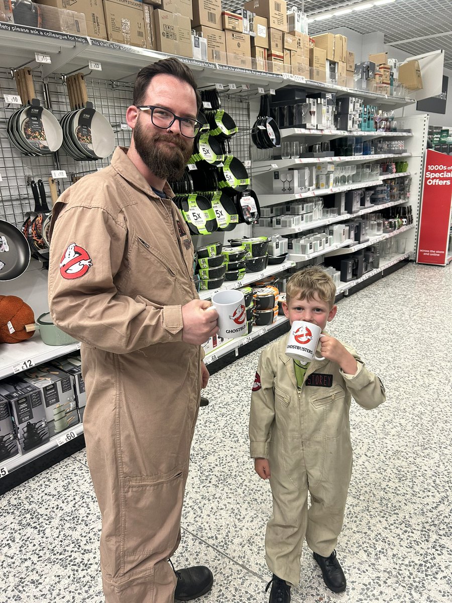 KimiFaith's tweet photo. Two very happy boys #ghostbusters #norfolkghostbusters 
@asda https://t.co/ScjPbG9TNU