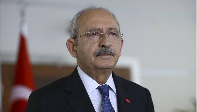 Kemal Kılıçdaroğlu:

Filistin Halkının özgürlüğü için mücadelenin tam ortasında korkusuzca yer almış İsmail Heniyye, Ortadoğu da  barış ve kardeşliğe tahammülü olmayan Emperyalist güçlerce katledildi.

Ailesi ve kardeş Filistin halkına başsağlığı ve sabırlar diliyorum.