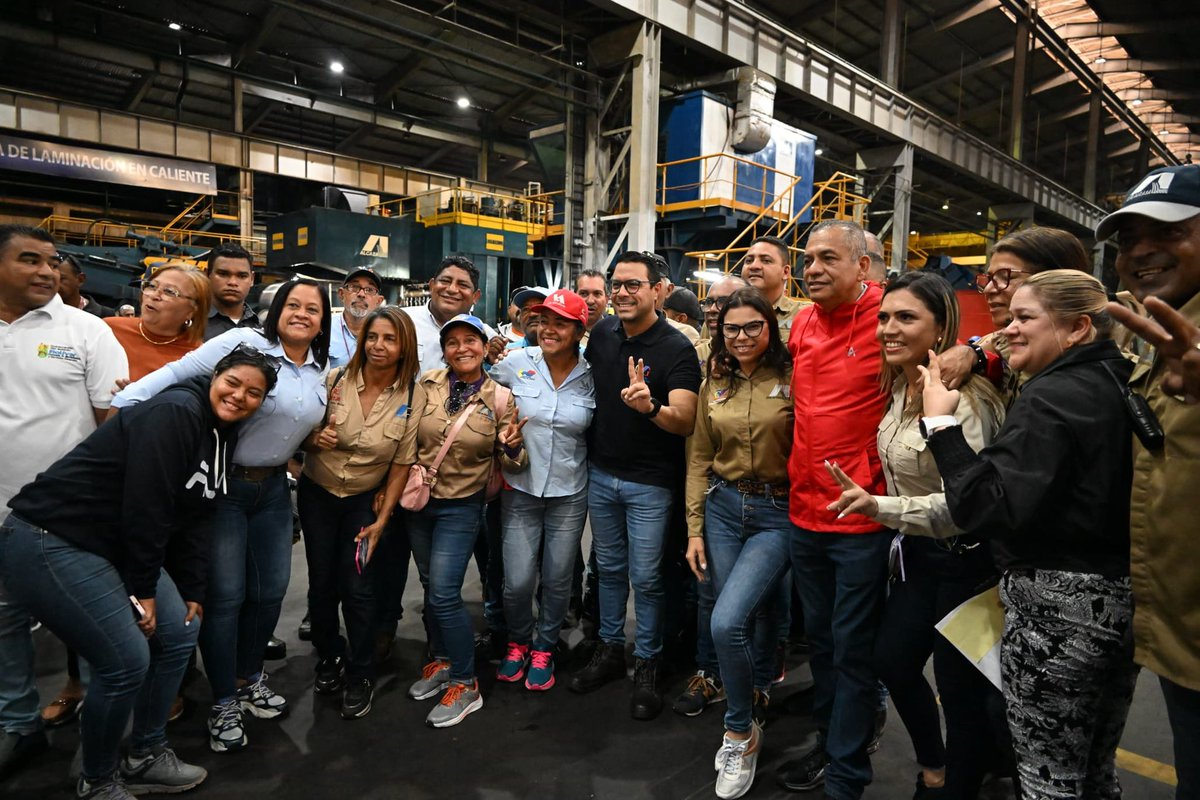 amarcanopsuv's tweet photo. Tremendo encuentro con mis hermanos y hermanas de la Clase Obrera de CVG Alcasa !!! 
Sigamos juntos produciendo y venciendo  que nada detendrá la marcha triunfante de la Revolución Bolivariana que dirige nuestro líder y Presidente @NicolasMaduro https://t.co/RC5RYtv3sB