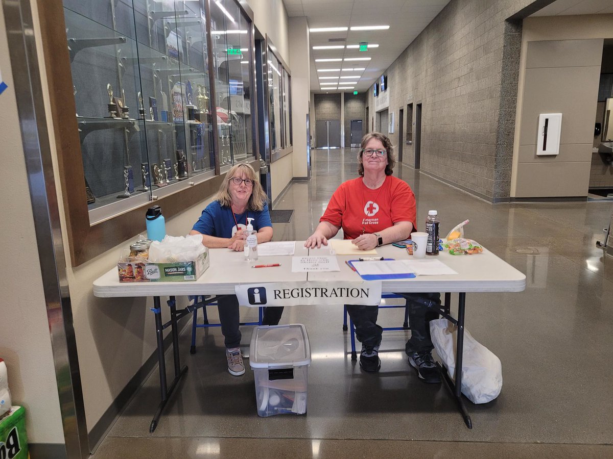 RedCross's tweet image. Our volunteers make our mission possible! Without them, we would not be able to respond to the increasing disasters we are witnessing this year. 

Hundreds of volunteers have answered the call to help provide comfort and relief to people affected by severe weather and extreme…