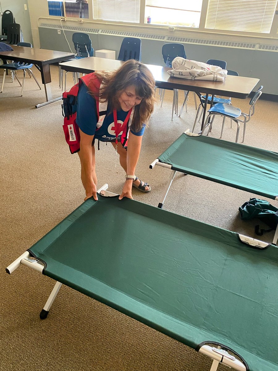 RedCross's tweet image. Our volunteers make our mission possible! Without them, we would not be able to respond to the increasing disasters we are witnessing this year. 

Hundreds of volunteers have answered the call to help provide comfort and relief to people affected by severe weather and extreme…