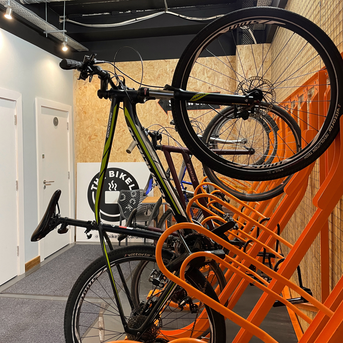 Cycling in to work this week?🚴‍♂️🧡

Store your bike here and grab a coffee - iced or hot - on the way out for the perfect start to a hot summer day!☕🧊

#cardiff #thebikelock #coffeeshop #itsallaboutpeople #socialenterprise #cycling #bikestorage #stayactive