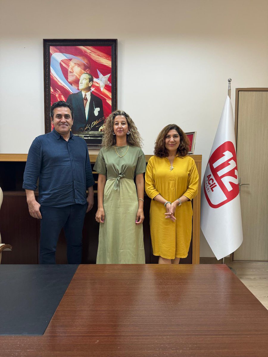 Izmir35Gamer's tweet photo. Van Güvenlik ve Acil Koordinasyon Merkezi Müdürü Sn. Sevil Çelik, İl Güvenlik ve Acil Koordinasyon Merkezi Müdürümüz Sn. Hatice Şuna Kocagül’ü ve 112 Acil Çağrı Merkezi Müdürü Sn. Tuncay Volkan Bayat’ı ziyaret etmiştir. 

Nazik ziyaretleri için teşekkür ederiz. https://t.co/C96hpgp9r4