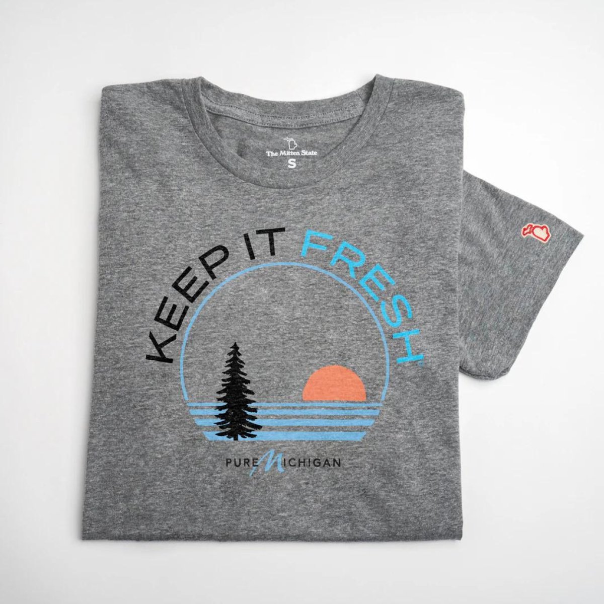 themittenstate's tweet image. Sip, sail, or take a hike—Michigan has it all with a style as fresh as our lakes are deep!

It's good to be in Michigan. 😎

Made for Michigan --&amp;gt;
🔗TheMittenState.com
.
.
.
#PureMichigan #ExploreMichigan #Michigan #Michiganders #GreatLakesState #Yoopers #TheMittenState