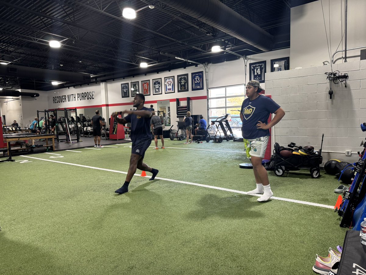 jj_torres77's tweet image. New day and new opportunities to work towards my goal thanks @LoganTillman for another great third day. Also adding some tools to my arsenal. #something2prove @CoachWeachter @bweachter51 @CoachJMinnich @McD_Football_ @neosutter @roxiochto