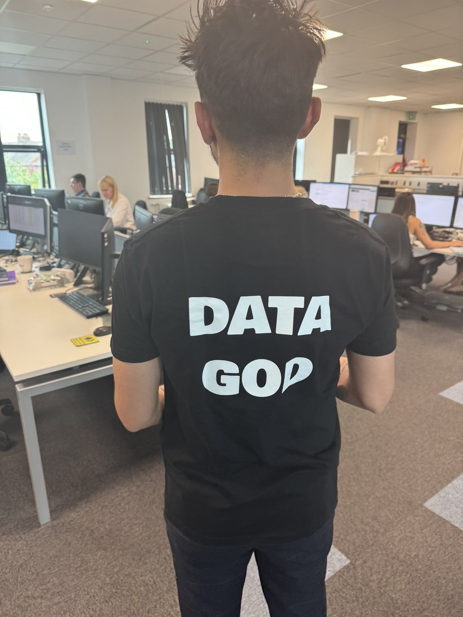 CyclingGM's tweet image. Over 8 months I have worked with the Data Analyst @NorthYorksFire to design a dashboard to measure productivity of crews on station.
@ZakDurrani has taught me so much about data &amp;amp; how this can be used to improve performance 
Today I gave him a gift of my appreciation 
#DataGod