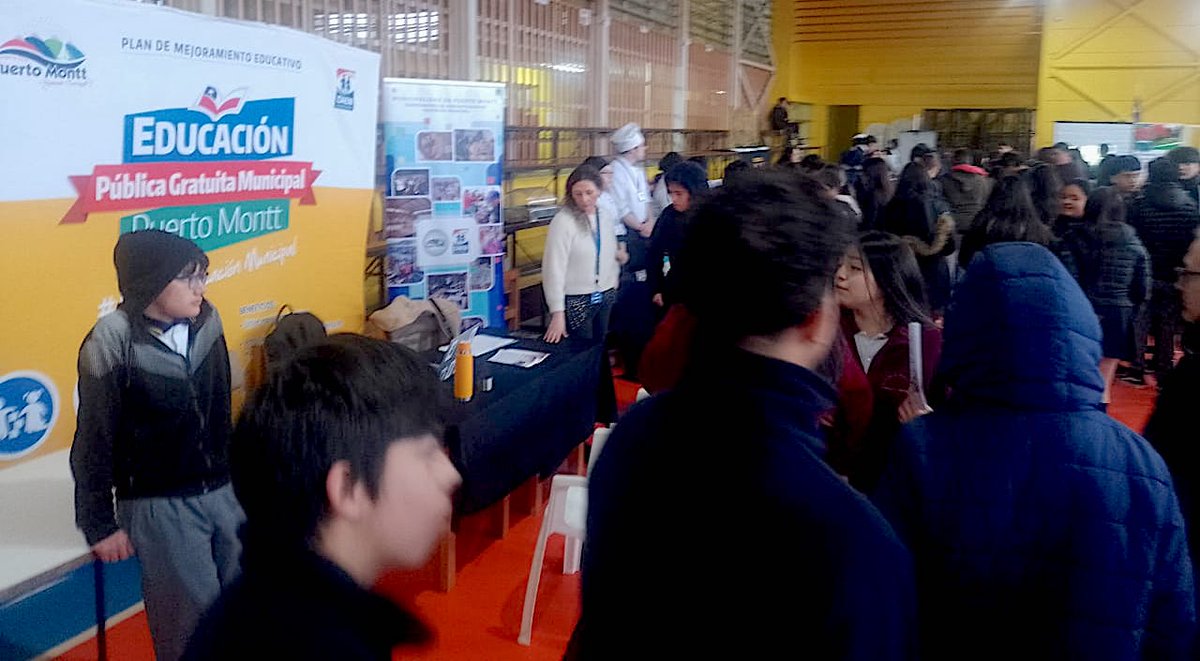 📢Esta mañana, la Escuela Libertad celebró su Feria Vocacional con gran éxito. 
Estudiantes y la comunidad escolar exploraron opciones de enseñanza secundaria: técnico-profesional, científico-humanista y artístico-cultural. 📚
#FeriaVocacional 
#AdmisiónEscolar2025 
#PuertoMontt