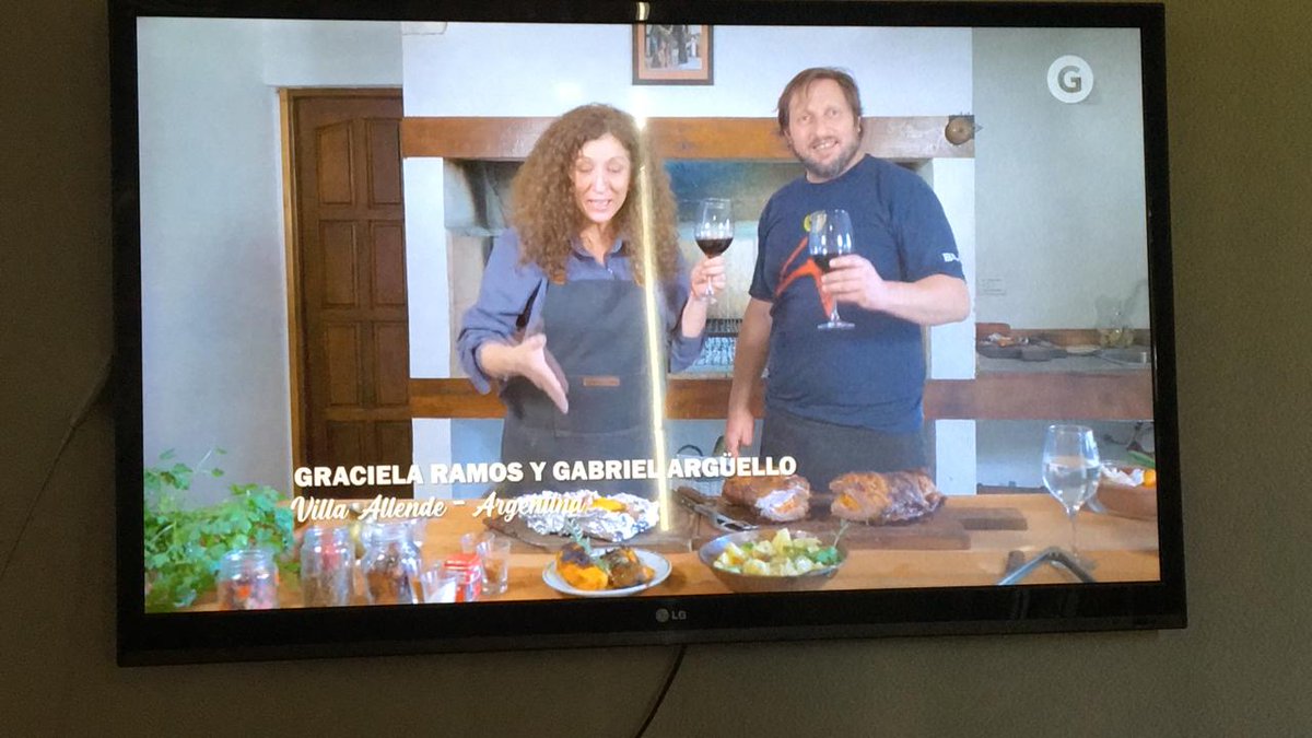 Y seguimos cocinando en  <a href="/elgourmet/">elGourmet</a>
Falda deshuesada y diversión de verduras con párrafos de mi novela #labocarojadelriachuelo 😍
