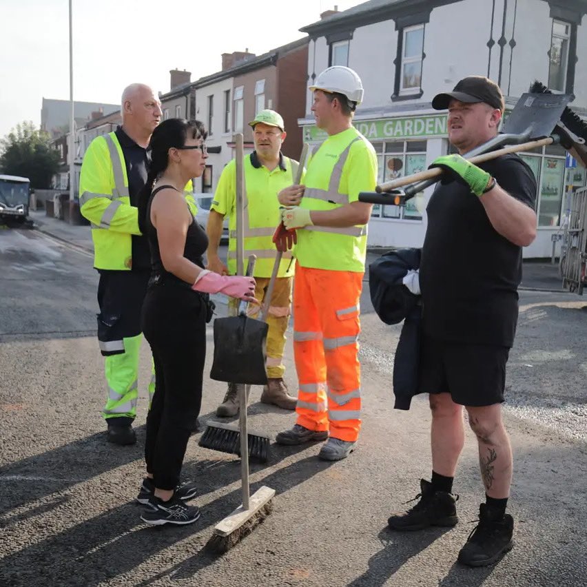 For all the knuckle-dragging embarrassments of a human life who rioted in #Southport last night, who did it because you say ‘You love your county’. You don’t. 

All these people who turned up with a brush or shovel this morning - they’re the ones that love their country. ❤️