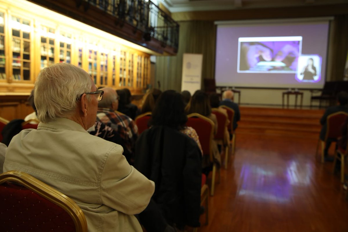 ucatolica's tweet photo. Más de 70 personas mayores asistieron al regreso de #MayorMente en el primer conversatorio de “Cientifica la UC 60+: Presentación de la serie MayorMente”🤩 📺, el cual abordó el capítulo "Mundo Digital"📲. No te pierdas el próximo conversatorio del ciclo el jueves 29 de agosto💬: https://t.co/ZlshWZDP1q