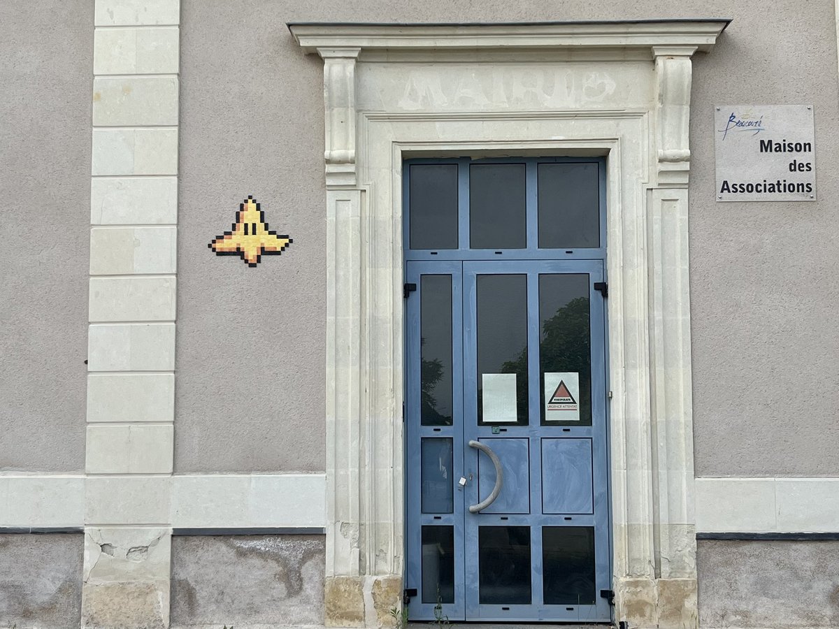 KarmaRotto's tweet image. Petit street art à côté de chez moi 🤗 #smk