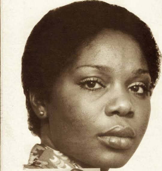 gistmonster's tweet image. #ONYEKAONWENU: uniting Nigeria since early 80s.

&quot;Our difference is our strength,
In our diversity lies our unity
There may be many tongues, but one voice 
One Nation under God&quot;.  --- Onwenu (1999)

Rest on! The #ElegantStallion herself.