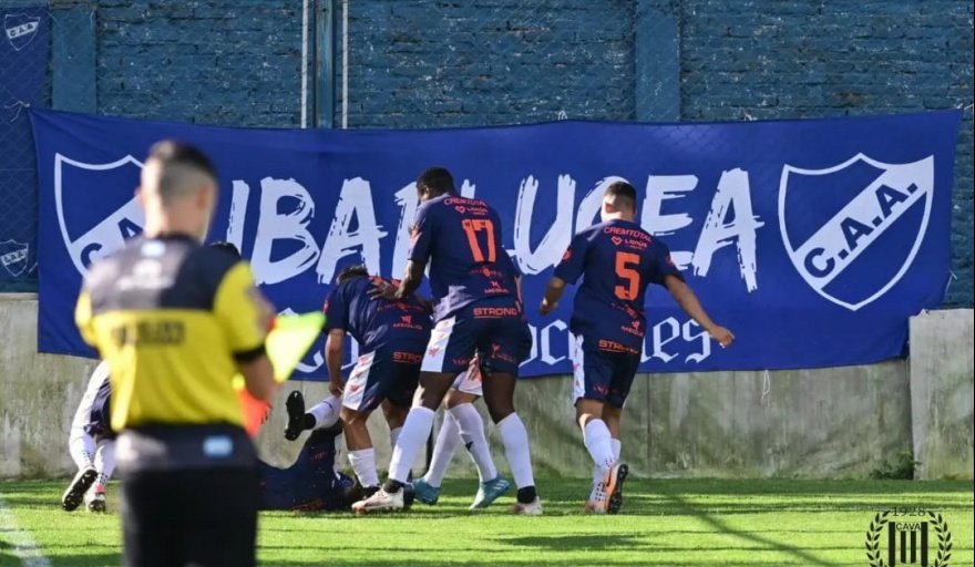 Victoriano Arenas atraviesa un momento histórico 

El conjunto de Valentin Alsina marcha como líder en la Primera C y es una de las sensaciones del campeonato.

politicadelsur.com/nota/87684/vic…