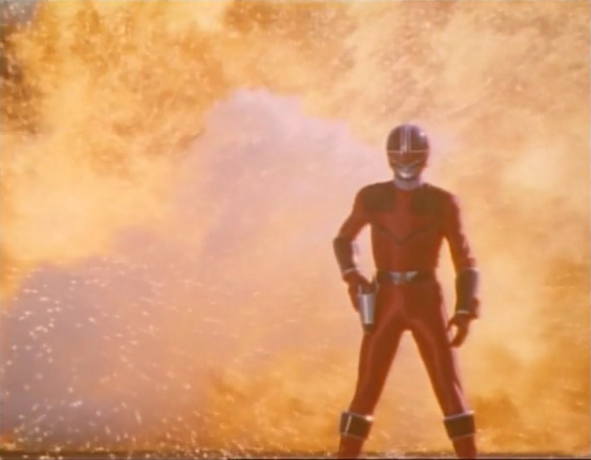 TimeFire199's tweet photo. L:#MegaSilver first victory pose (#Megaranger Ep. 24)
R: #TimeFire first victory pose (#Timeranger Ep. 29) https://t.co/OQSeNF4xnz