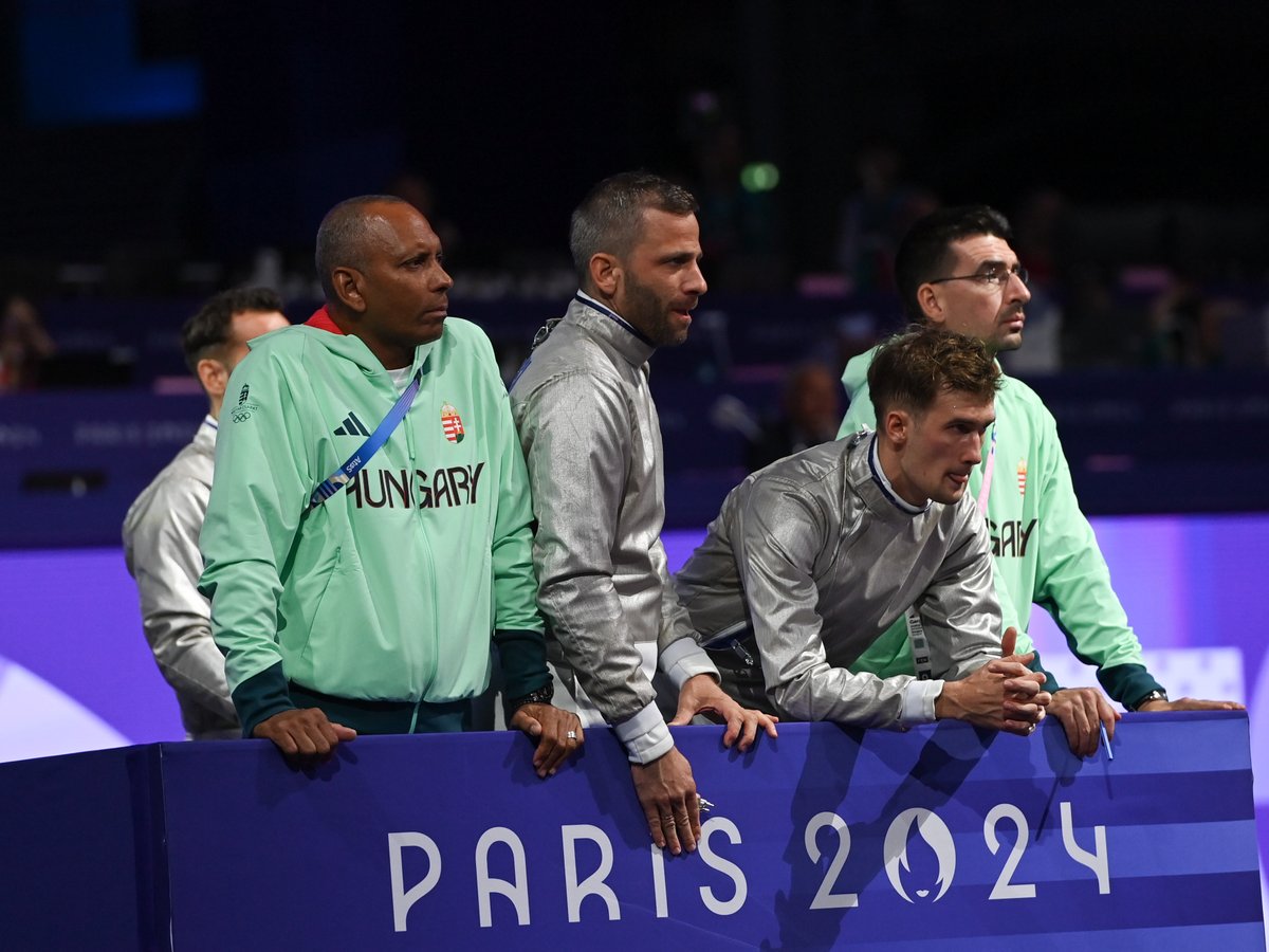 FIE_fencing's tweet image. Team Hungary🇭🇺 takes the silver🥈👏

@Paris2024 @Olympics @Korea_Olympic
#fencing #RoadToParis #OlympicGames #Olympics #Paris2024
📸 ©️ FIE 2024/Augusto Bizzi &amp;amp; Eva Pavia