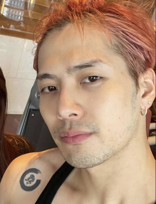 jiaerfiles's tweet photo. this genre of jackson wang>>>>>>>> https://t.co/Boznf0xo3D
