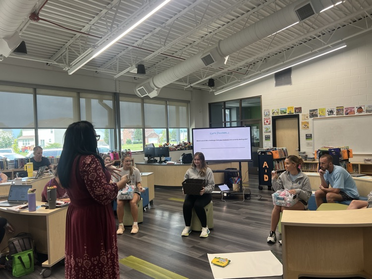 OMESKoalas's tweet photo. 🌟 Exciting Day of Preparation! 🌟

We kicked off our day with some fantastic team building and wrapped it up by discovering new ways to continue providing the best for our students! https://t.co/ILu9eDAJXy