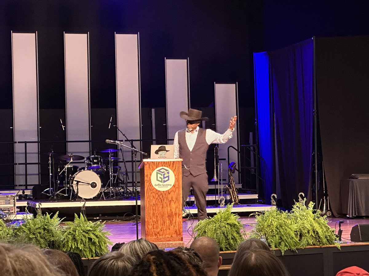Mrs. Brown, Ed.S (@msbrownslibrary) on Twitter photo The one and only <a href="/unfoldthesoul/">Ken Williams</a> spoke at our Education Celebration today - we got that dawg in us ๐พ The one and only <a href="/unfoldthesoul/">Ken Williams</a> spoke at our Education Celebration today - we got that dawg in us ๐พ