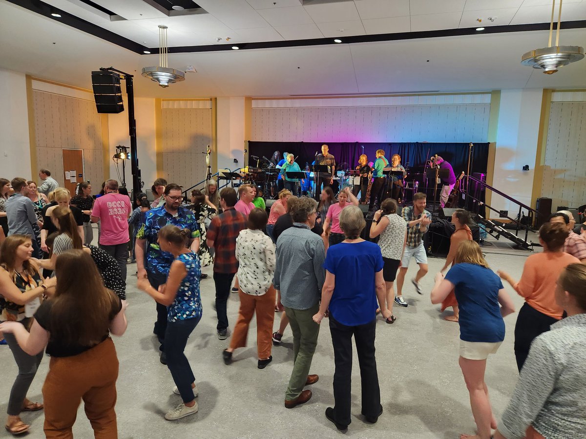 If your educators conference doesn't have an amazing band of chemists called "Aldehydes and the Ketones" and a full floor of nerdy adults being their joyful selves, are you even living? #BCCE2024 #chemfam