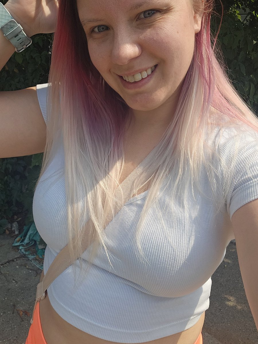 basicbechgamer's tweet image. Still not quite sure how I went from someone who never exercises to someone who gets sad if I can only manage a short walk... but this year is about making positive changes in my life and I am here for it!