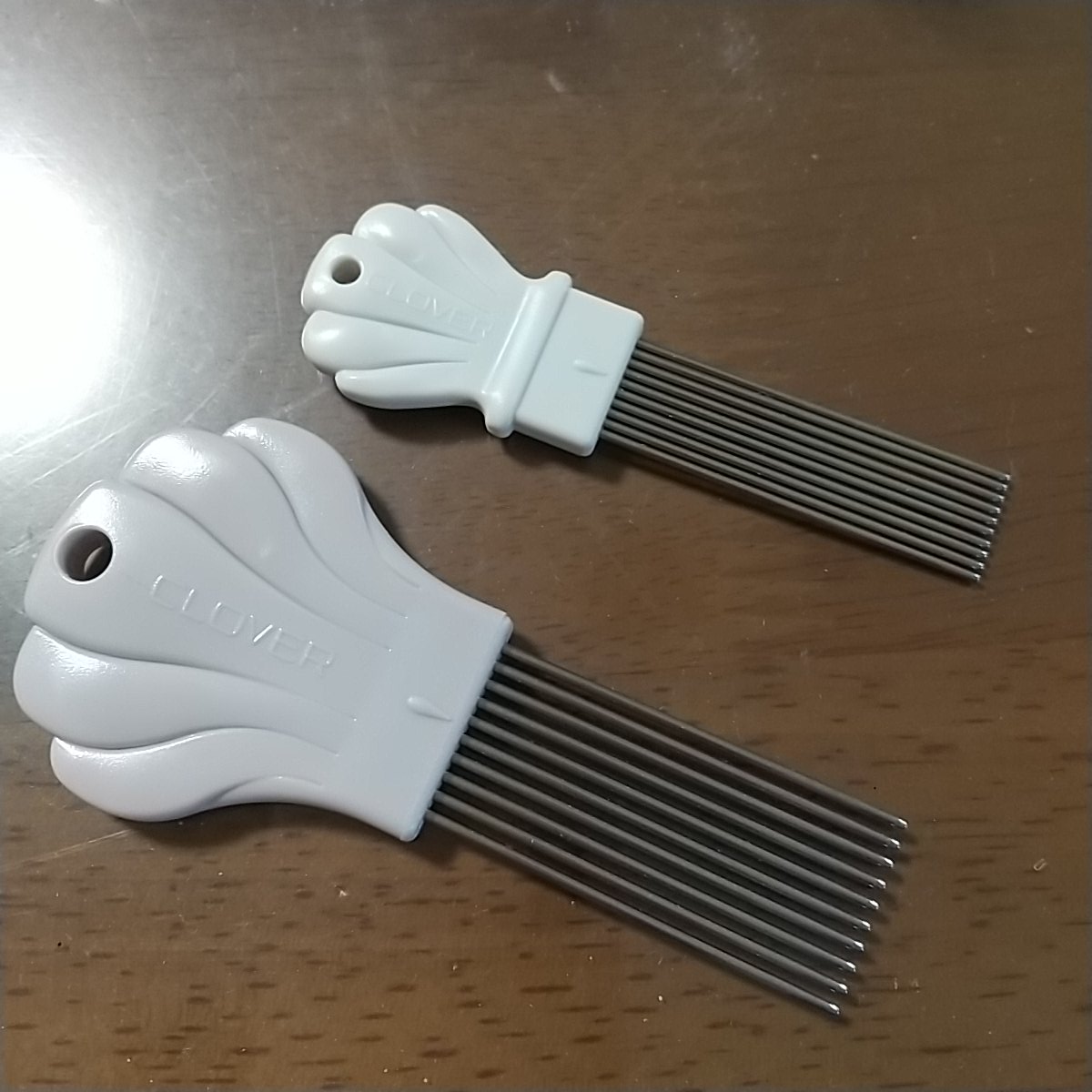 riricocla's tweet photo. ピコットを連続して制作する際は、やっぱり必要よなぁ…と思い、ピコットゲージついに購入♡

#タティングレース https://t.co/nWxOo7ZAfB