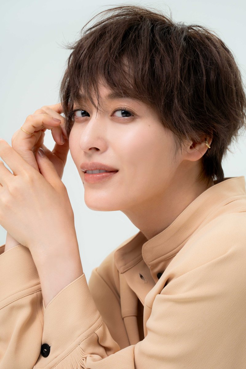 modelpress's tweet photo. “元宝塚トップスター”月城かなと
「スターダストプロモーション」所属を発表

🔻写真・コメント
https://t.co/iu6s9mltSm

月城は「今まで挑戦したことのない、幅広いジャンルでの表現も学んでいきたいと思っております」と意気込みを語った。

#月城かなと https://t.co/8inwvPiana