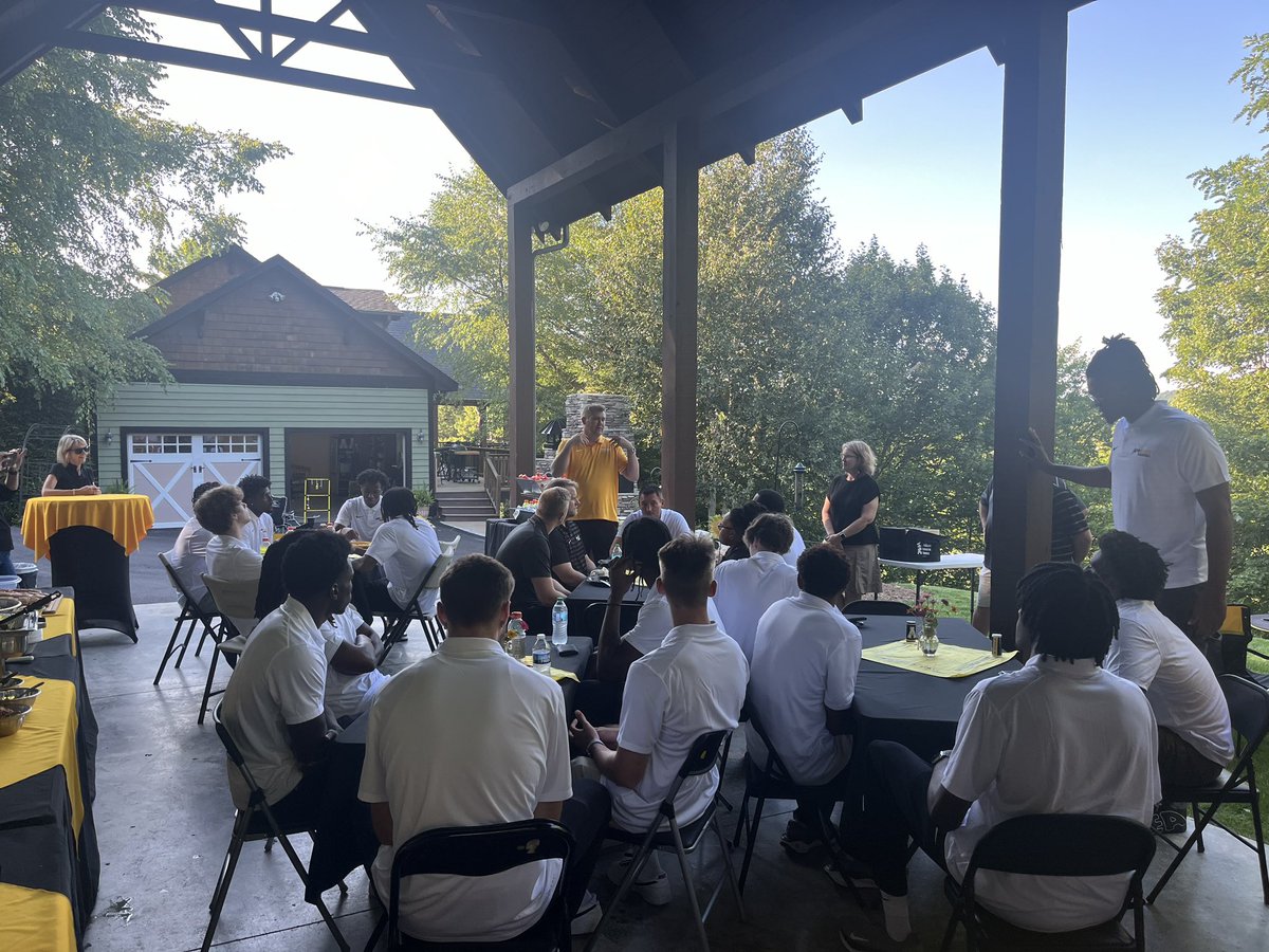 App State Basketball tweet media