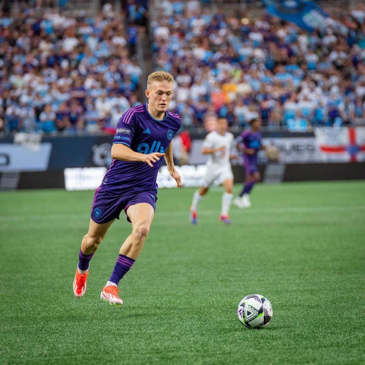 TopBin90 tweet media