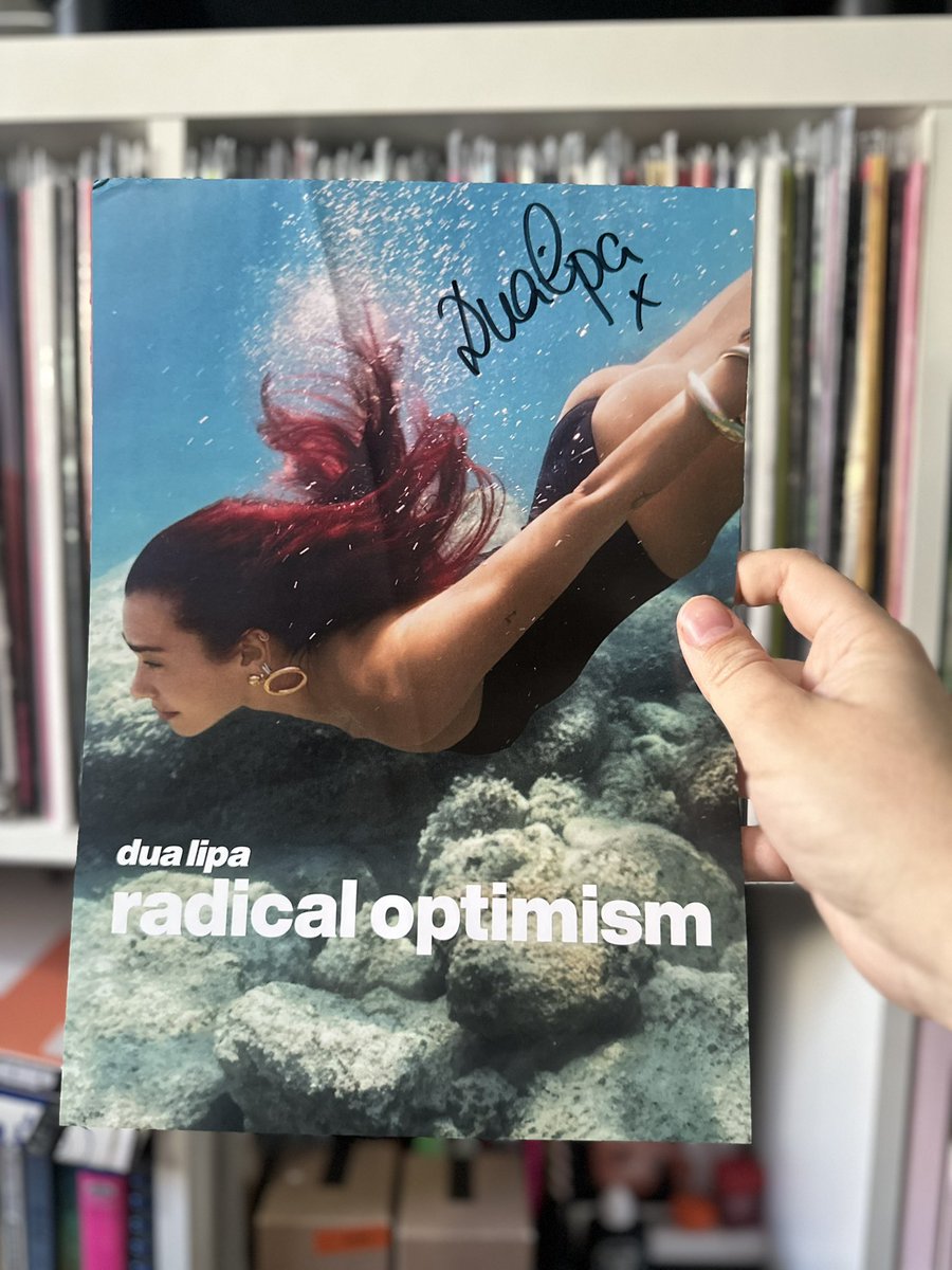 PReggaetonera's tweet photo. Estoy vendiendo el CD de “#RadicalOptimism (Extended Versions)” + Póster Firmado por #DuaLipa ✍🏻 en $3,000
Cuento con pruebas de autenticidad ✨
📦 Entregas en MTY, NL o envíos a toda la República Mexicana por paquetería privada por $120 ✨#ventamx #followmty #dualipamx https://t.co/7gmTGdQRnH