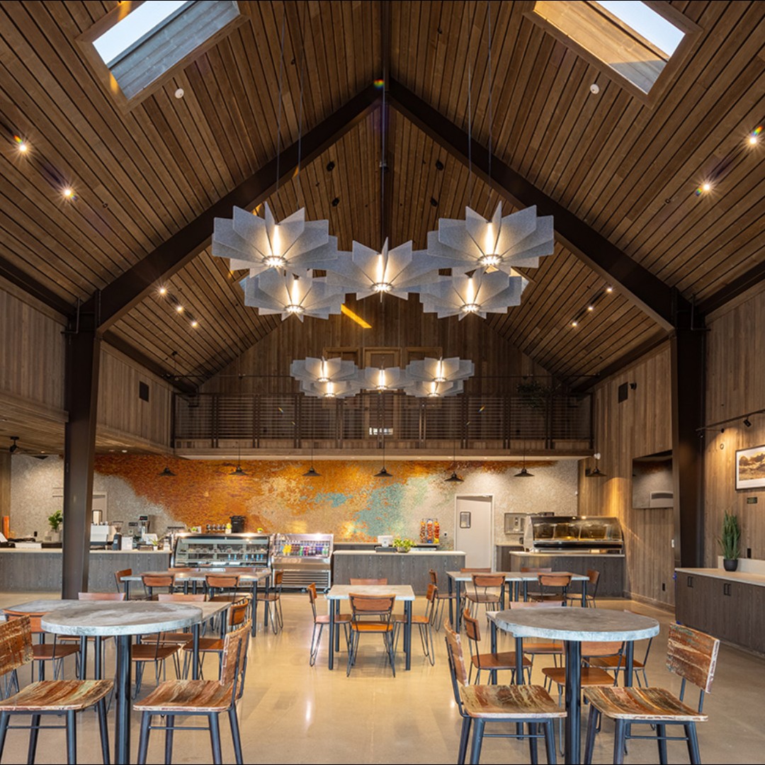 Acoustic Echos hang in the market and cafe space at @sensoriopaso.

#lightingdesign #interiordesign #acousticdesign