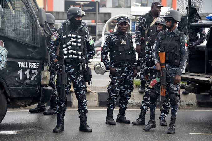 Neutral_OC's tweet photo. Is the Nigerian Police Force preparing for war? 

I have no faith in them as they have refused to arrest the thugs who threatened to attack peaceful #EndBadGovernance protesters.

Go all tomorrow with your phones and record your every move. Don’t let someone else tell your story. https://t.co/bhTsuWbP4z