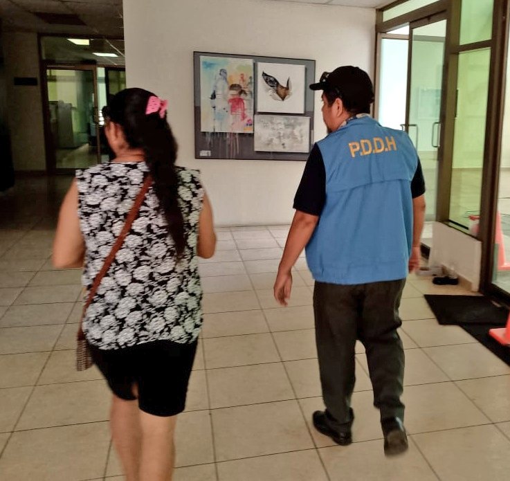 PDDHElSalvador's tweet photo. Ante #TrabajoConjunto de la #ProcuradoraDDHH @RaqueldeGuevara, el Depto. #AtenciónMigrantes brindó apoyo logístico, en el traslado de familias para actividad del Banco de Datos Forenses de Personas Migrantes No Localizadas, integrado por @cancilleriasv, @eaafoficial y #COFAMIDE. https://t.co/mQ4cKkVdUg