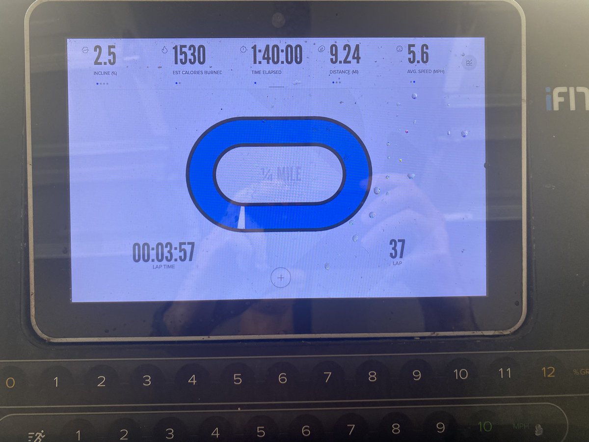 AndrewLeeGreene's tweet image. Just crushed an epic speed workout on the home treadmill in the garage! Kicked things off at 7.5 mph, ramping up to a blazing 8.6 by the 10th interval. It was 2.5 min of pushing hard followed by 2.5 min of walking. Felt unstoppable by the end. #running #imawinner #teamgreene